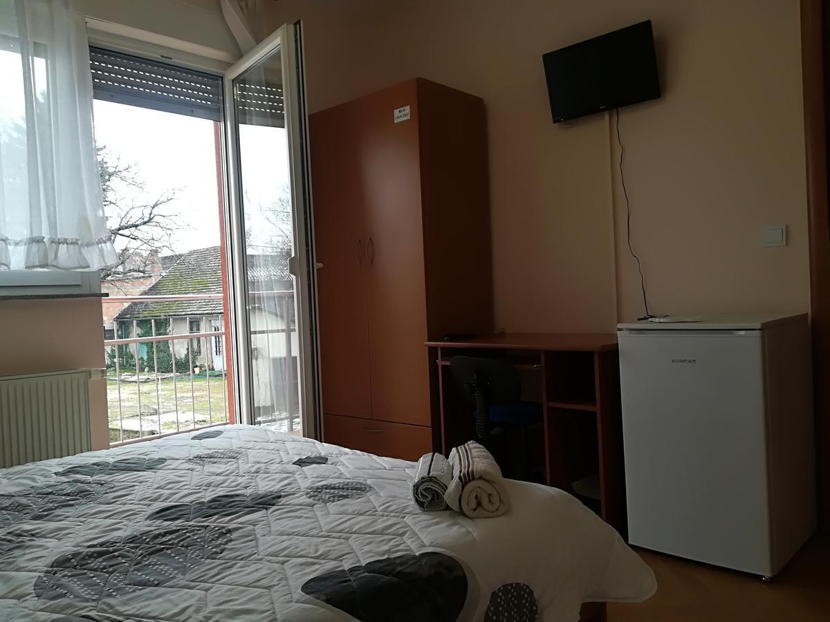 Guesthouse Sava Slavonski Brod Exteriör bild